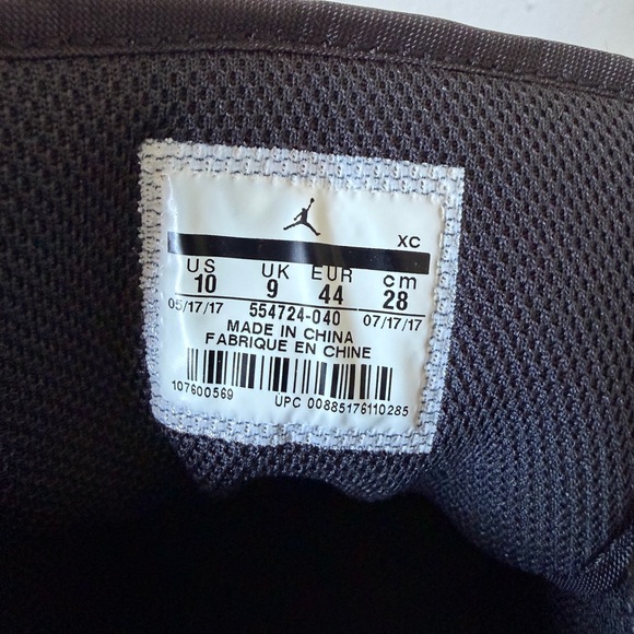 Air Jordan Black 1 mid Sneakers - Picture 6 of 8